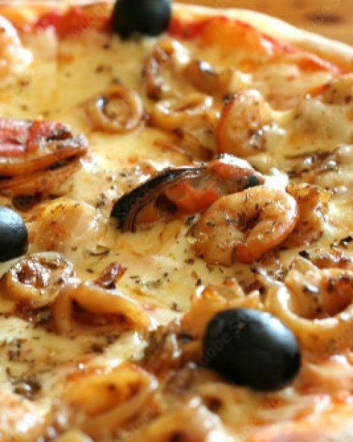 PIZZA AUX FRUITS DE MER